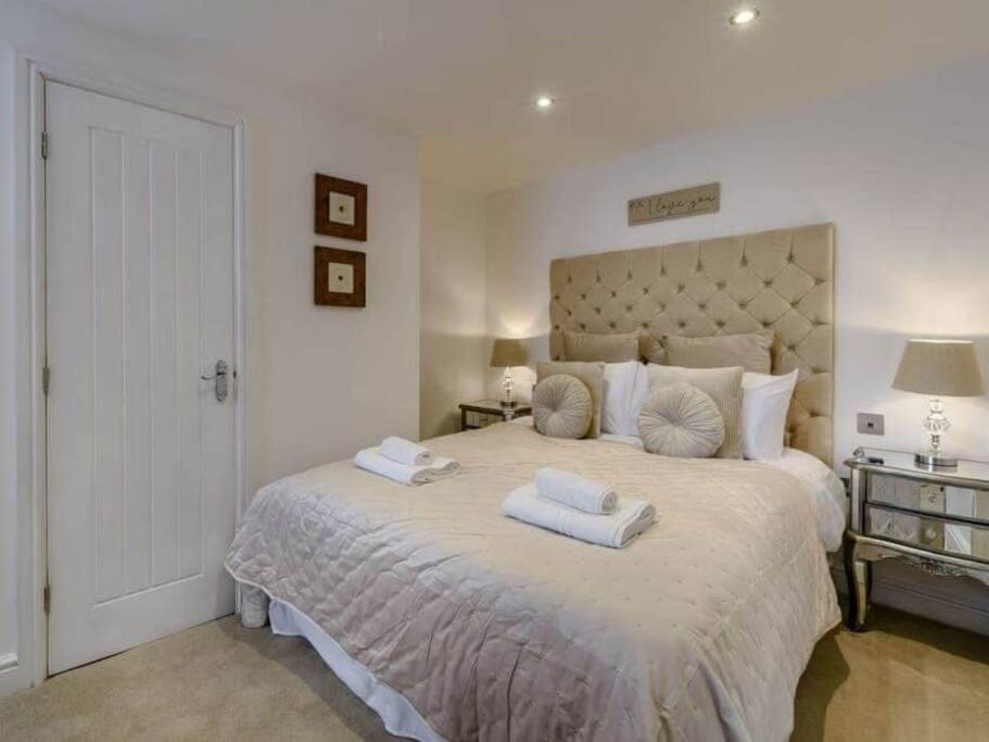 The Hideaway Luxury 5* 2 Bed Garden Apartment Scarborough Eksteriør bilde